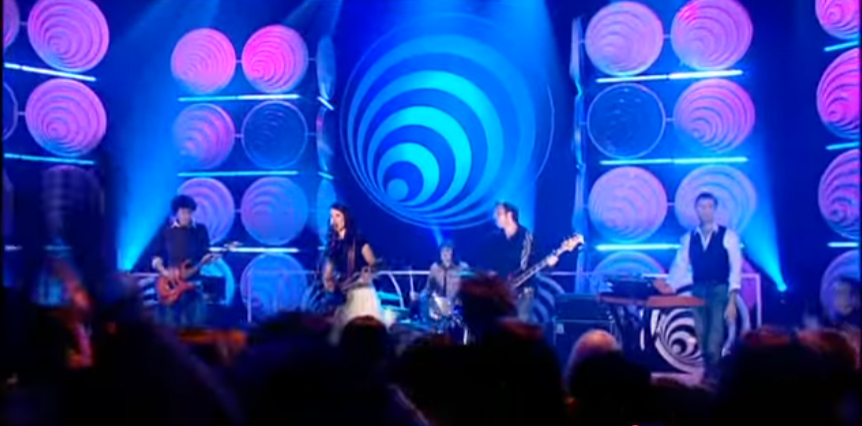 Nerina Pallot - Everybody's Gone to War (Live @ TOTP)
